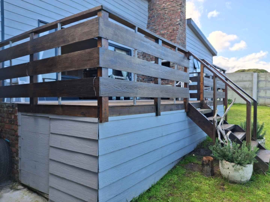 4 Bedroom Property for Sale in Kleinbaai Western Cape